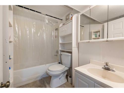 59 Birch Road, Fort Mcmurray, AB - Indoor Photo Showing Bathroom