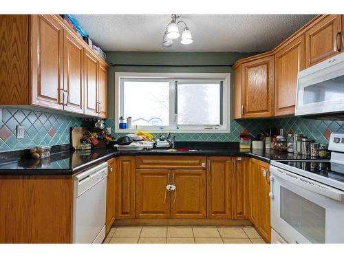 59 Birch Road, Fort Mcmurray, AB - Indoor Photo Showing Kitchen