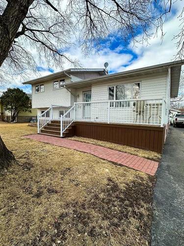 433 Signal Road, Fort Mcmurray, AB - Outdoor With Deck Patio Veranda