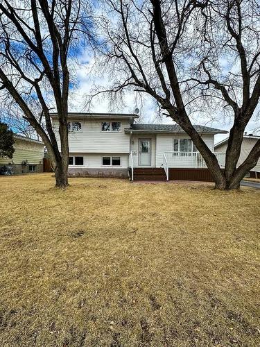 433 Signal Road, Fort Mcmurray, AB - Outdoor With Deck Patio Veranda