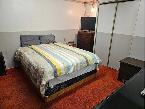68135 881 Highway, Lac La Biche, AB - Indoor Photo Showing Bedroom