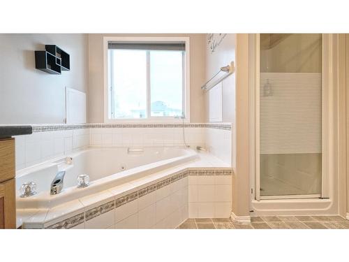 130 Lacombe Street, Fort Mcmurray, AB - Indoor Photo Showing Bathroom