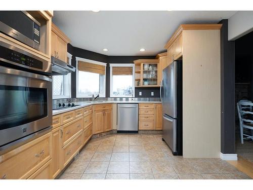 128 Wilson Bay, Fort Mcmurray, AB - Indoor Photo Showing Kitchen With Stainless Steel Kitchen