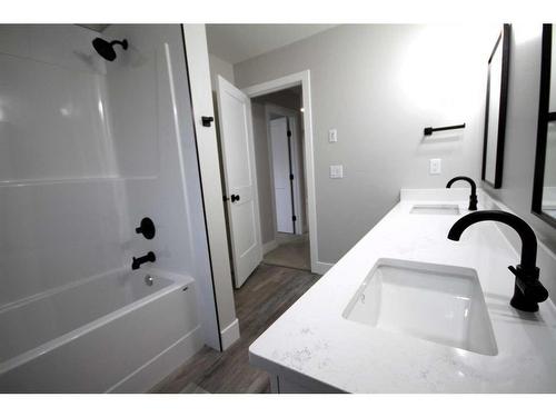 144 Manchester Way Nw, Fort Mcmurray, AB - Indoor Photo Showing Bathroom