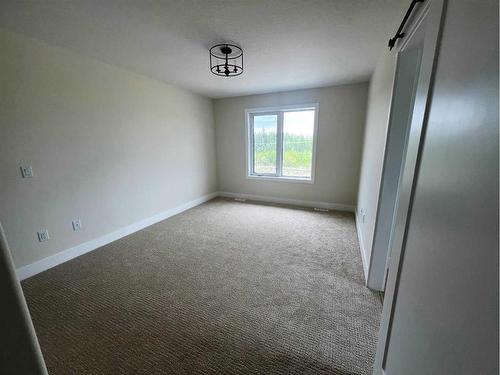 148 Manchester Nw, Fort Mcmurray, AB - Indoor Photo Showing Other Room