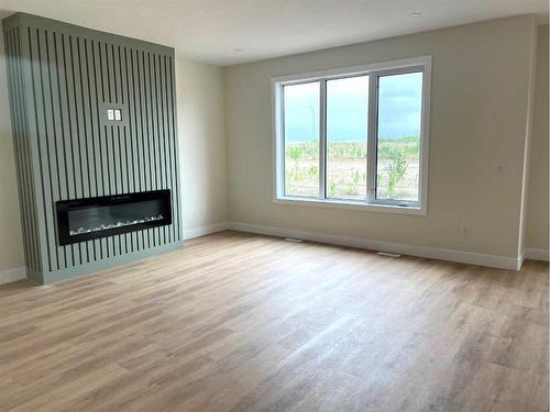 148 Manchester Nw, Fort Mcmurray, AB - Indoor With Fireplace