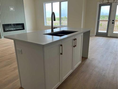 148 Manchester Way Nw, Fort Mcmurray, AB - Indoor Photo Showing Kitchen With Double Sink