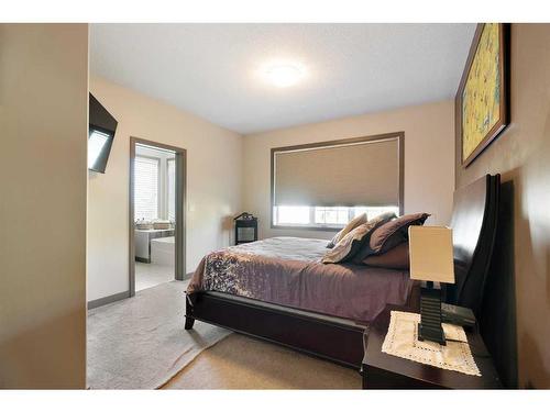 285 Grosbeak Way, Fort Mcmurray, AB - Indoor Photo Showing Bedroom
