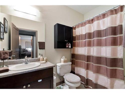 285 Grosbeak Way, Fort Mcmurray, AB - Indoor Photo Showing Bathroom