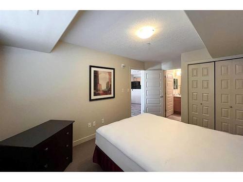 201-118 Millennium Drive, Fort Mcmurray, AB - Indoor Photo Showing Bedroom