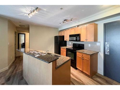 201-118 Millennium Drive, Fort Mcmurray, AB - Indoor Photo Showing Kitchen