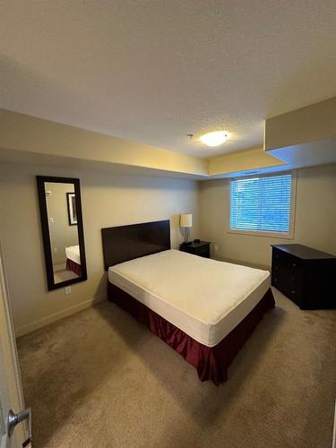 214-118 Millennium Drive, Fort Mcmurray, AB - Indoor Photo Showing Bedroom