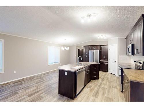 116 Grandview Crescent, Fort Mcmurray, AB - Indoor Photo Showing Kitchen