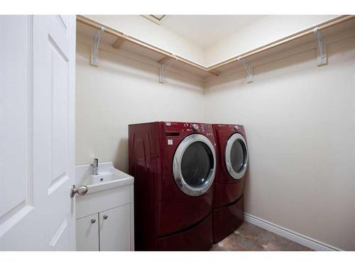 124 Woodpecker Green, Fort Mcmurray, AB - Indoor Photo Showing Laundry Room