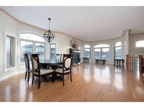 124 Woodpecker Green, Fort Mcmurray, AB - Indoor Photo Showing Dining Room