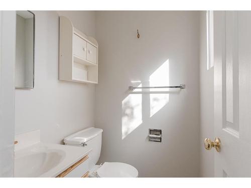 23 Maciver Street, Fort Mcmurray, AB - Indoor Photo Showing Bathroom