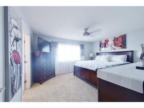 172 Pitcher Crescent, Fort Mcmurray, AB - Indoor Photo Showing Bedroom