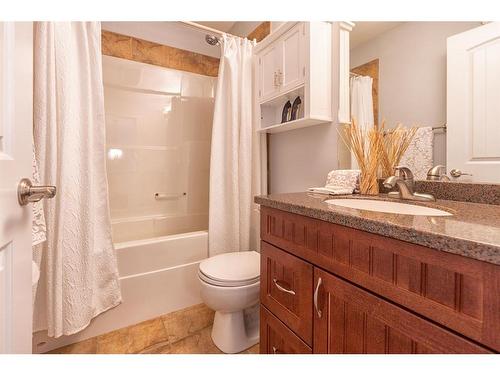 172 Pitcher Crescent, Fort Mcmurray, AB - Indoor Photo Showing Bathroom