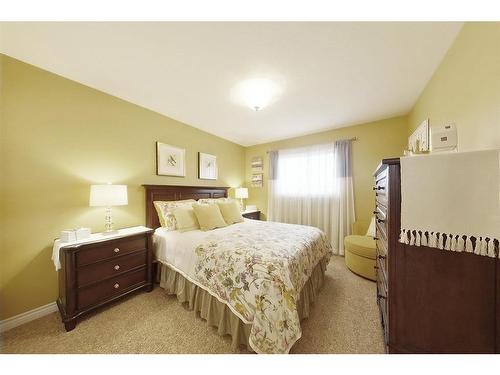 172 Pitcher Crescent, Fort Mcmurray, AB - Indoor Photo Showing Bedroom