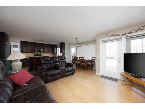 146 Smallwood Street, Fort Mcmurray, AB - Indoor Photo Showing Living Room