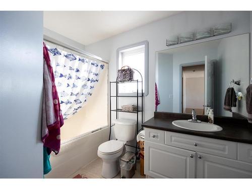 146 Smallwood Street, Fort Mcmurray, AB - Indoor Photo Showing Bathroom