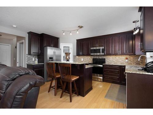 146 Smallwood Street, Fort Mcmurray, AB - Indoor Photo Showing Kitchen