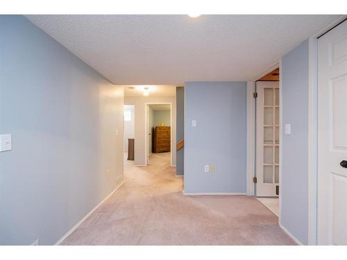 118 Farrell Cove, Fort Mcmurray, AB - Indoor Photo Showing Other Room