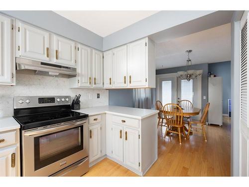 118 Farrell Cove, Fort Mcmurray, AB - Indoor Photo Showing Kitchen