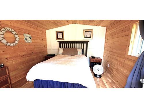 237-14579 Twp. Rd. 690, Lac La Biche, AB - Indoor Photo Showing Bedroom