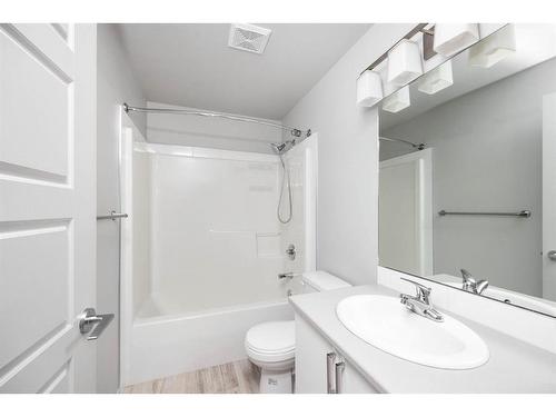 407-8106 Fraser Avenue, Fort Mcmurray, AB - Indoor Photo Showing Bathroom