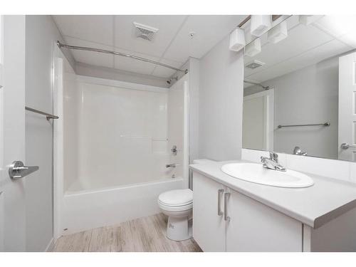 407-8106 Fraser Avenue, Fort Mcmurray, AB - Indoor Photo Showing Bathroom