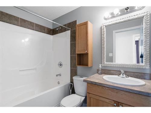 118 Pacific Crescent, Fort Mcmurray, AB - Indoor Photo Showing Bathroom
