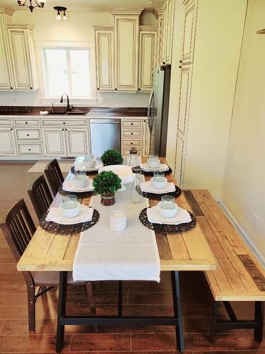 174081 Hwy 855 Highway, Atmore, AB - Indoor Photo Showing Dining Room