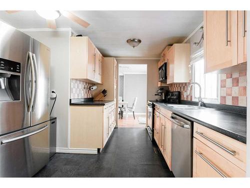 160 Greely Road, Fort Mcmurray, AB - Indoor Photo Showing Kitchen