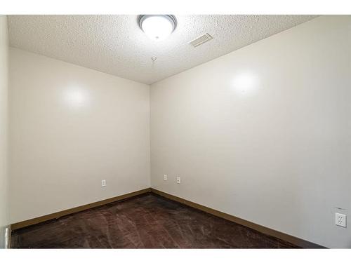 419-8535 Clearwater Drive Ne, Fort Mcmurray, AB - Indoor Photo Showing Other Room