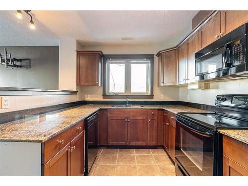 419-8535 Clearwater Drive Ne, Fort Mcmurray, AB - Indoor Photo Showing Kitchen
