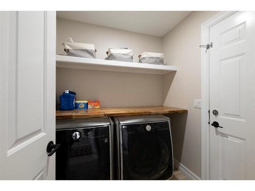 139 Laffont Way Ne, Fort Mcmurray, AB - Indoor Photo Showing Laundry Room