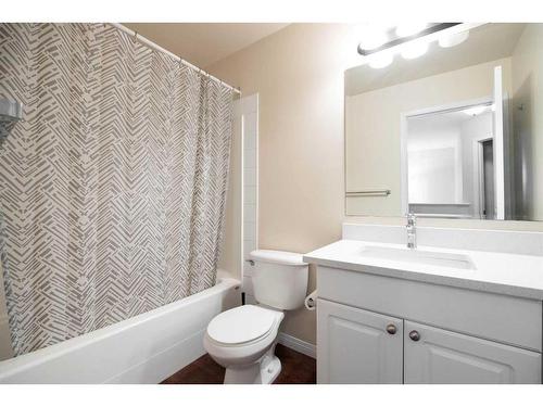 4-248C Grosbeak Way, Fort Mcmurray, AB - Indoor Photo Showing Bathroom