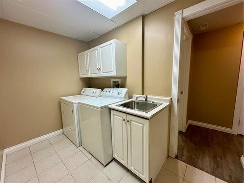 9326 91 Ave., Lac La Biche, AB - Indoor Photo Showing Laundry Room