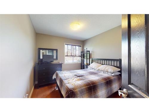 246 Pacific Crescent, Fort Mcmurray, AB - Indoor Photo Showing Bedroom