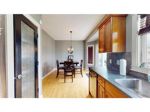 246 Pacific Crescent, Fort Mcmurray, AB - Indoor Photo Showing Kitchen