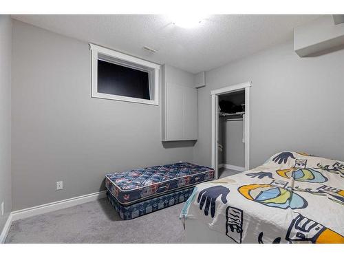427 Fireweed Crescent, Fort Mcmurray, AB - Indoor Photo Showing Bedroom