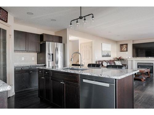 100 Warbler Avenue, Fort Mcmurray, AB - Indoor Photo Showing Kitchen With Upgraded Kitchen