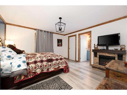 144 Clausen Crescent, Fort Mcmurray, AB - Indoor Photo Showing Bedroom