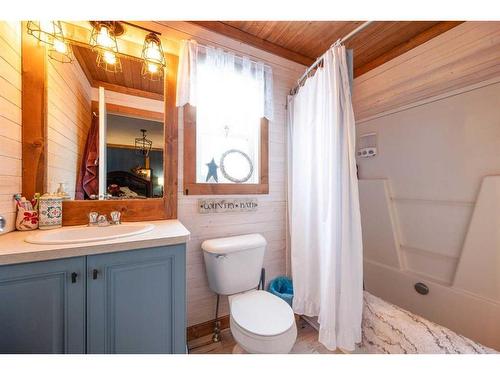 144 Clausen Crescent, Fort Mcmurray, AB - Indoor Photo Showing Bathroom