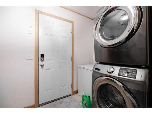 144 Clausen Crescent, Fort Mcmurray, AB - Indoor Photo Showing Laundry Room