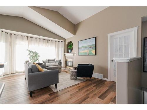105 Laffont Place, Fort Mcmurray, AB - Indoor Photo Showing Living Room