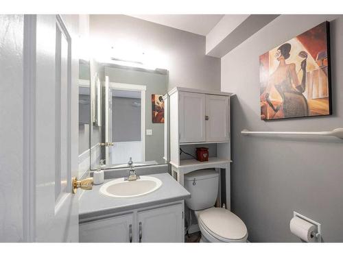 160 Wapiti Crescent, Fort Mcmurray, AB - Indoor Photo Showing Bathroom