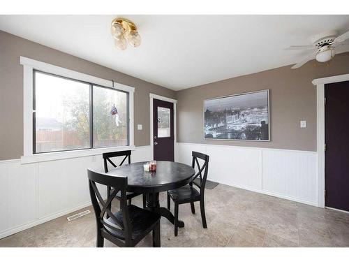160 Wapiti Crescent, Fort Mcmurray, AB - Indoor Photo Showing Dining Room