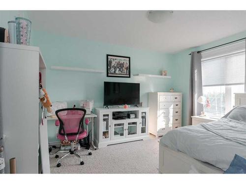 135 Crane Place, Fort Mcmurray, AB - Indoor Photo Showing Bedroom